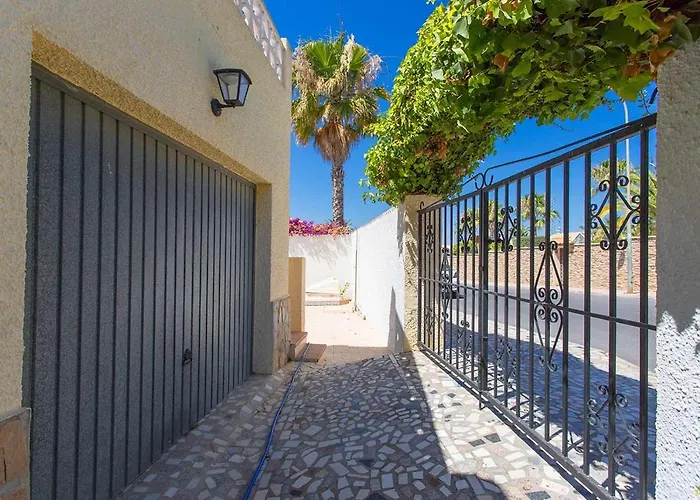 Вилла Ch Ginebra *